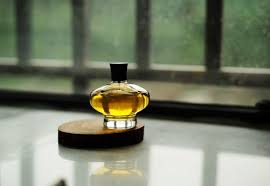 How to Match Your Perfume to Your Outfit or Event